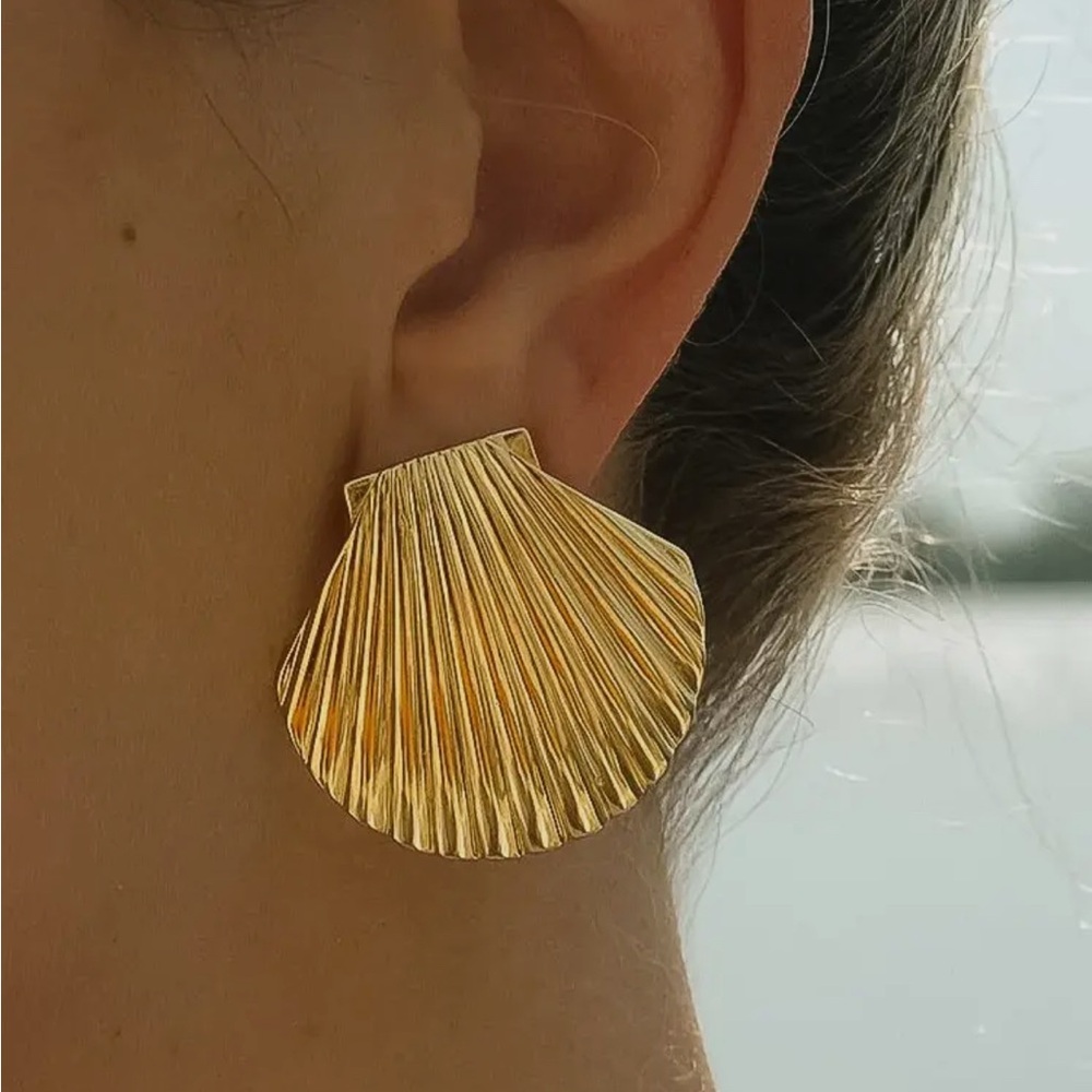 18 karat gold plated sea shell earrings